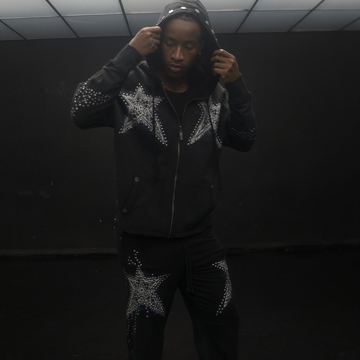 HUDSON DREAMSTATE STUD FLEECE FLARE JOGGER (609)