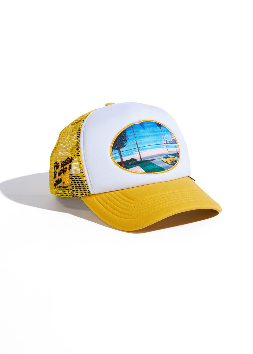 POSTAL SCENE TRUCKER WHITE/YELLOW (REF462)