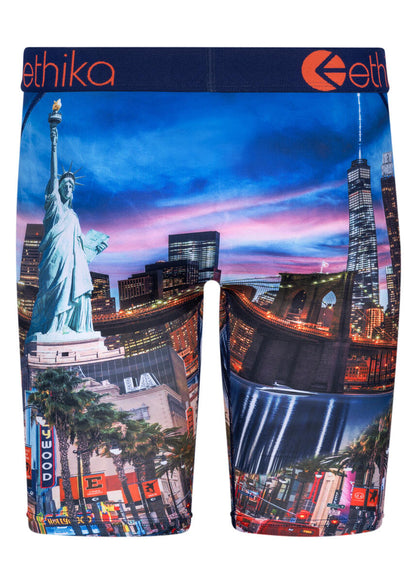 ETHIKA East 2 West (MLUS2977)