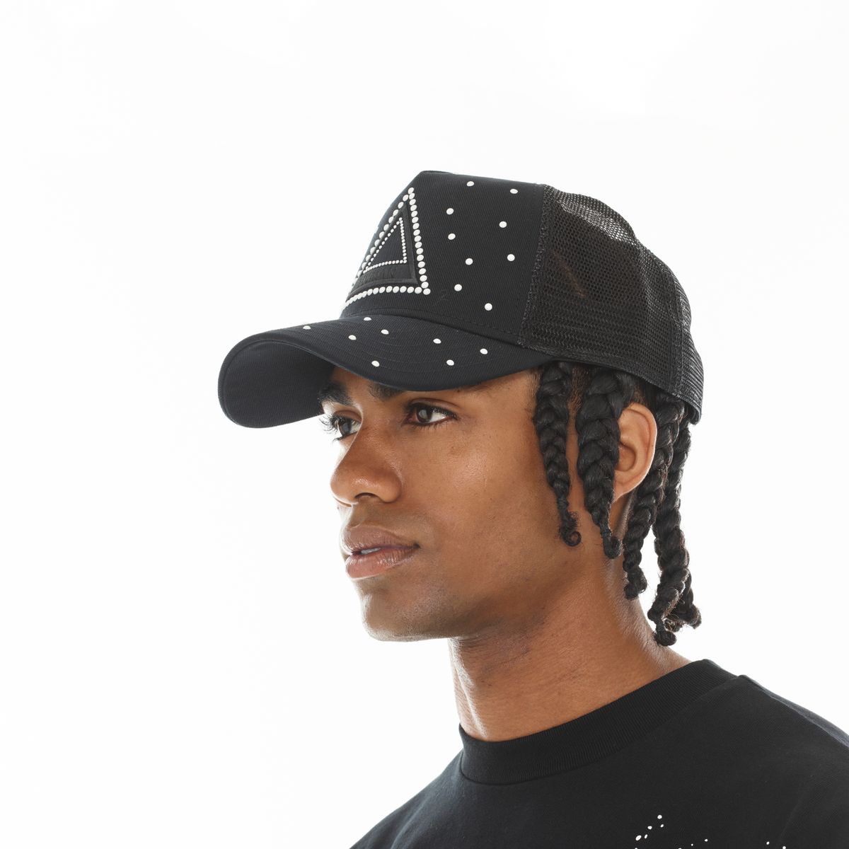 HVMAN TRIANGLE LOGO MESH TRUCKER HAT (326AC-HC07A)
