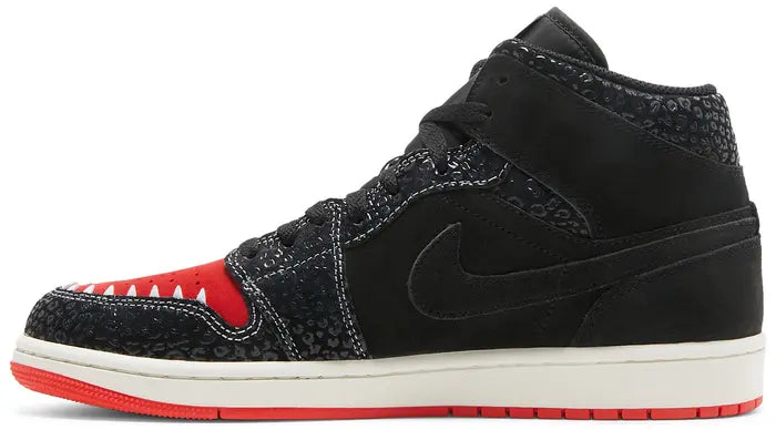Air Jordan 1 Mid SE 'SiEMPRE Familia'

 DN4904 001