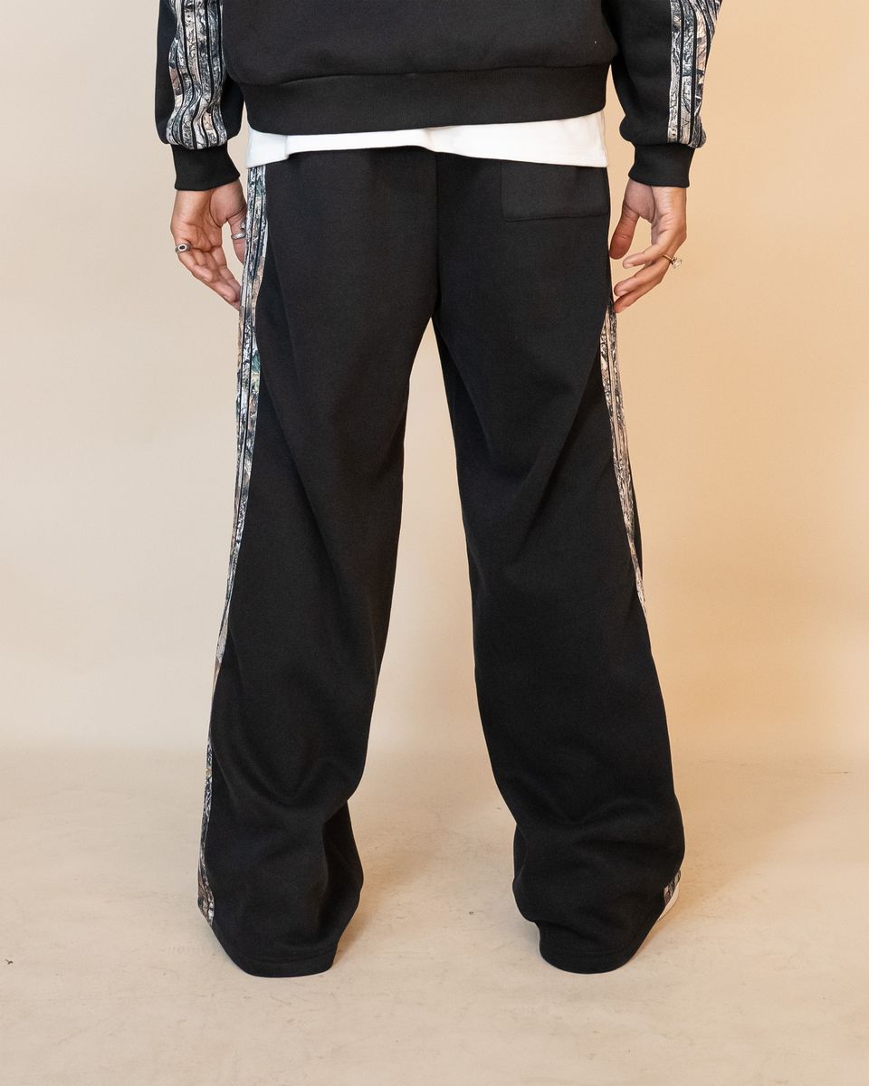 EPTM REAL CAMO STRIPED BAGGY PANTS (EP11662)-BLK