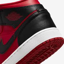 AIR Jordan 1 Mid Reverse Bred (2021)